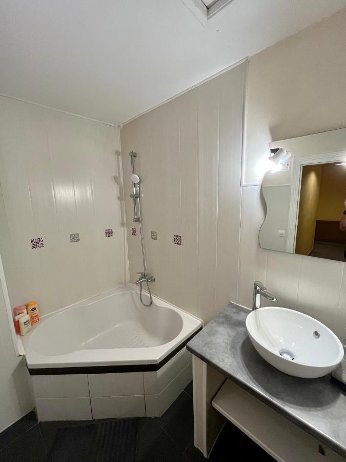 Appartement 2 Chambres - Lits King Size - Wifi - Baignoire Le Puy-en-Velay 외부 사진